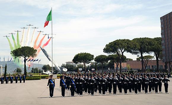 Concorso Accademia Aeronautica. Obiettivo formare professionisti